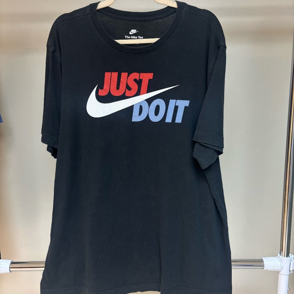 NIKE Just Do It Short Sleeve T-Shirt XL